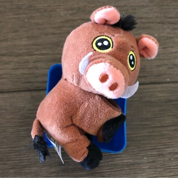 Disney Cutie Cuff: The Lion King: Pumbaa - Picture 1 of 2